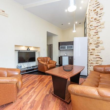 Comfortable Apartment On Mikhaylovskiy Lane Kiev Buitenkant foto