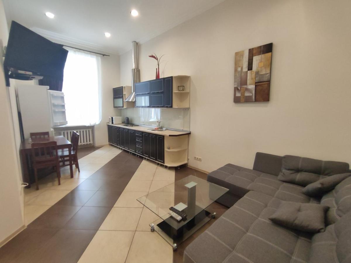 Comfortable Apartment On Mikhaylovskiy Lane Kiev Buitenkant foto