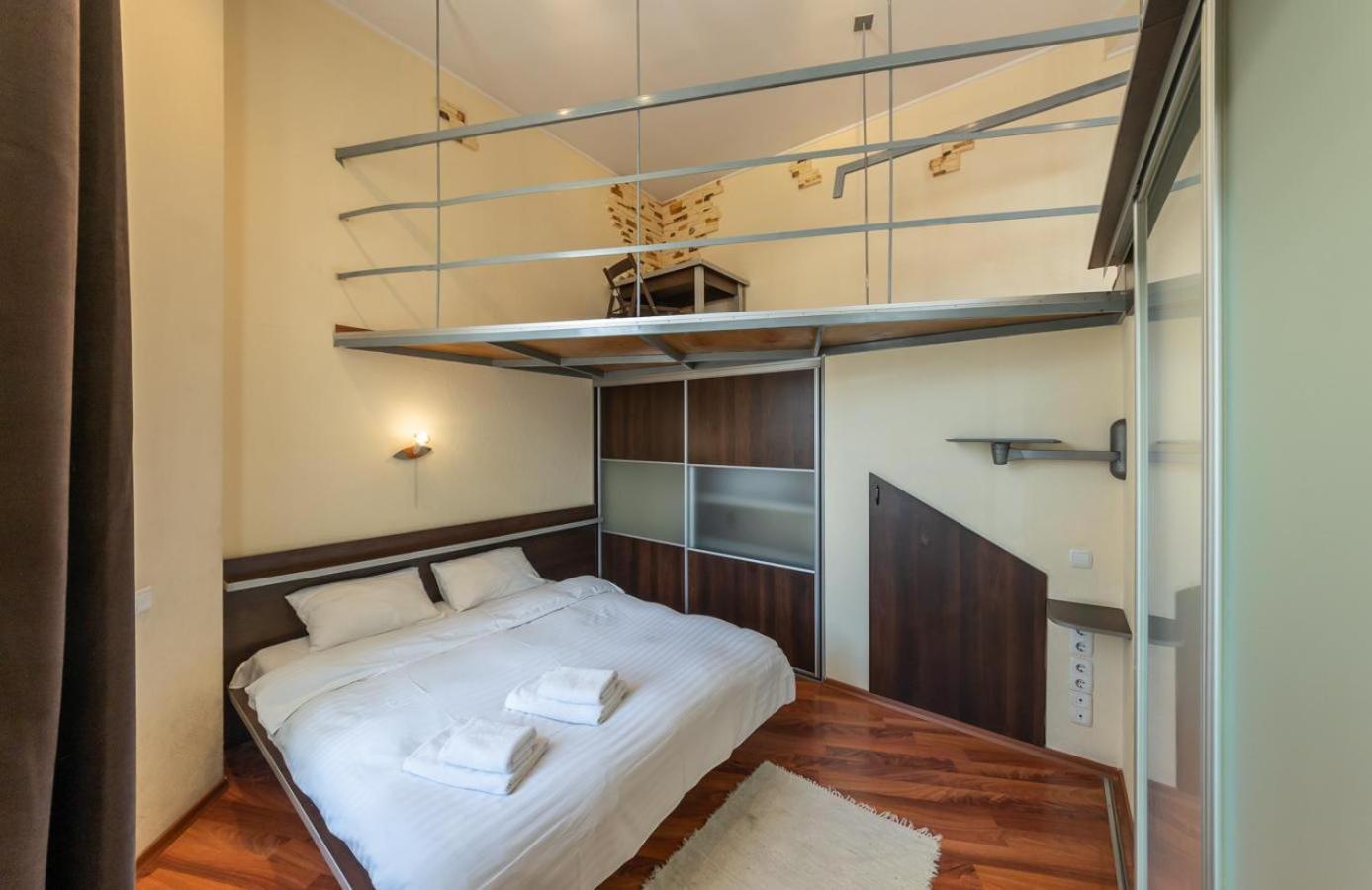 Comfortable Apartment On Mikhaylovskiy Lane Kiev Buitenkant foto
