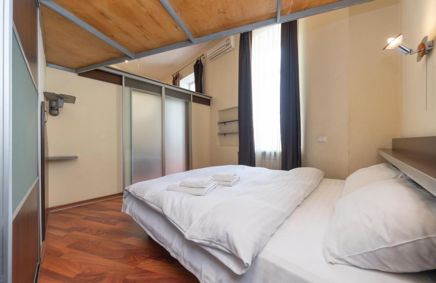 Comfortable Apartment On Mikhaylovskiy Lane Kiev Buitenkant foto