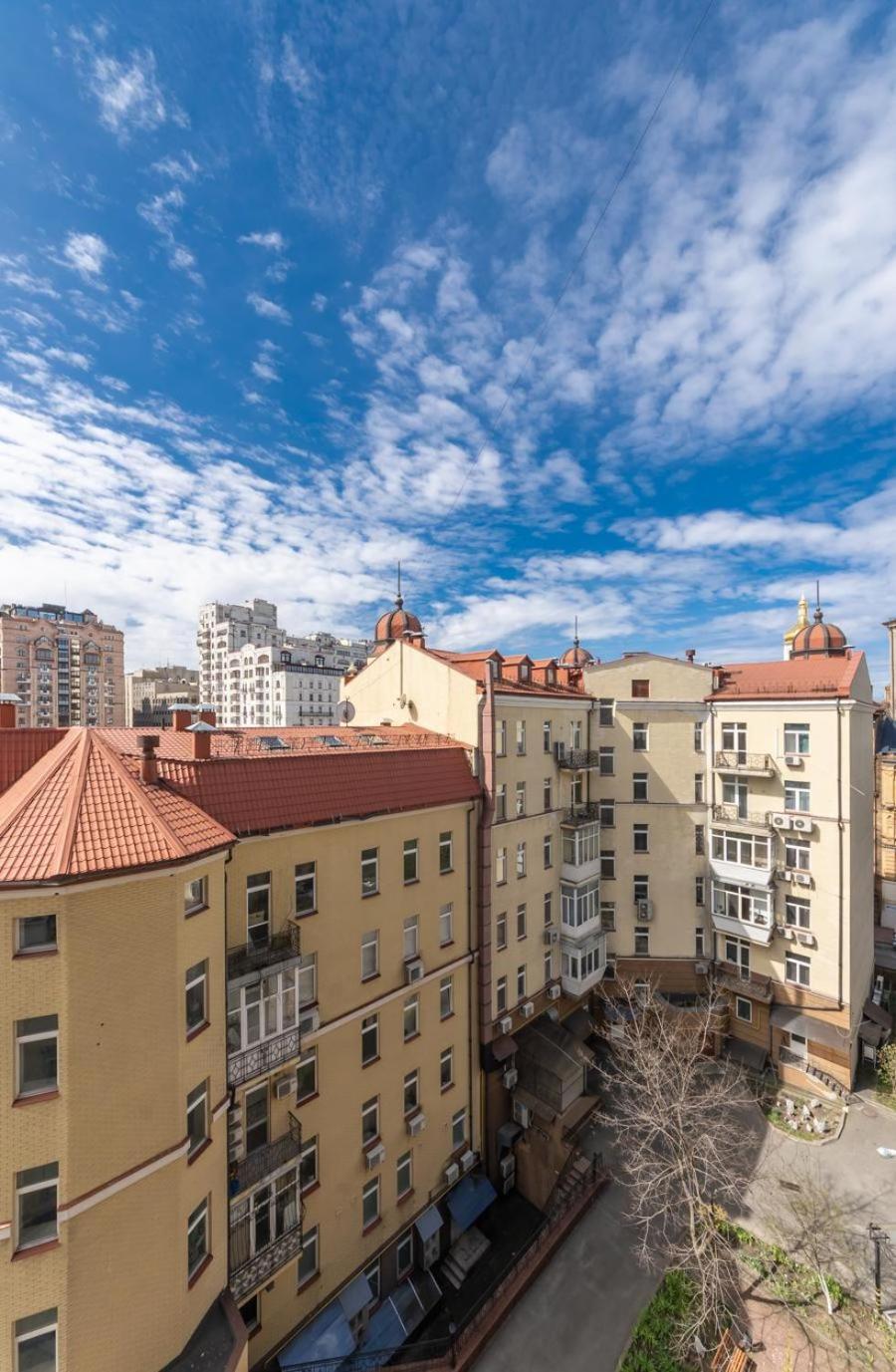 Comfortable Apartment On Mikhaylovskiy Lane Kiev Buitenkant foto