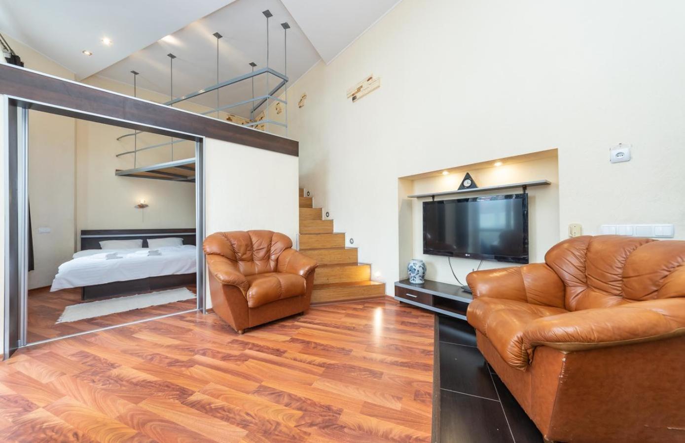 Comfortable Apartment On Mikhaylovskiy Lane Kiev Buitenkant foto
