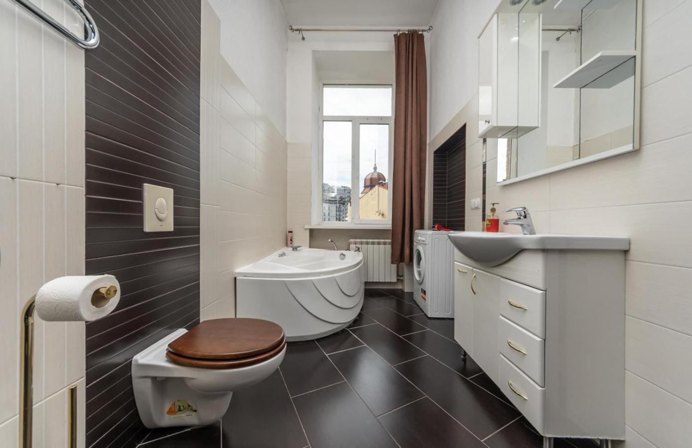 Comfortable Apartment On Mikhaylovskiy Lane Kiev Buitenkant foto