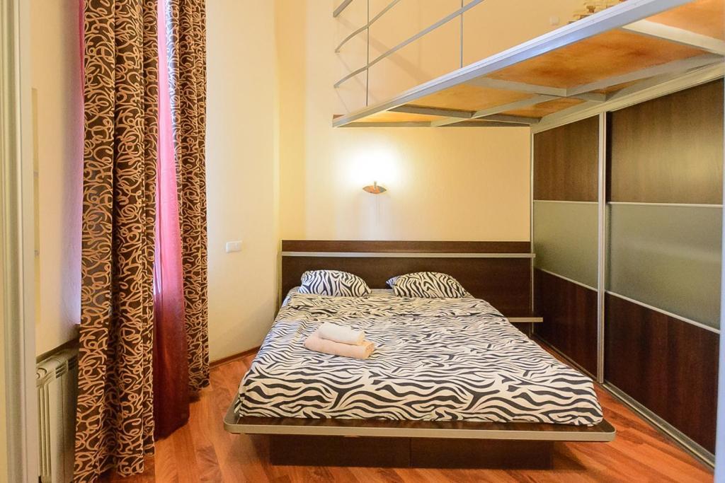 Comfortable Apartment On Mikhaylovskiy Lane Kiev Buitenkant foto